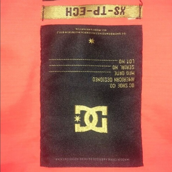 DC snowboarding jacket - Picture 2 of 2